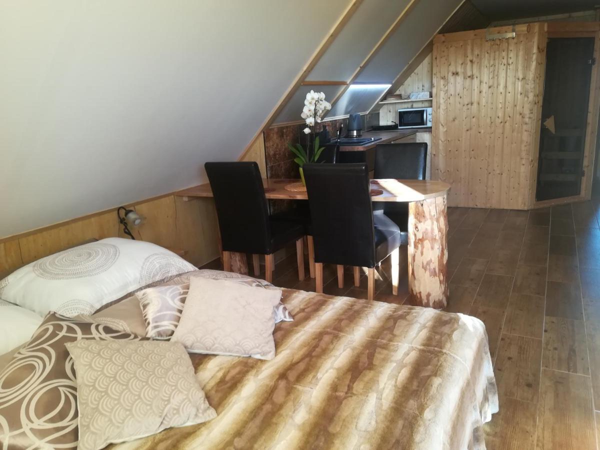 Apartman Life In Nature Jaronice Екстериор снимка