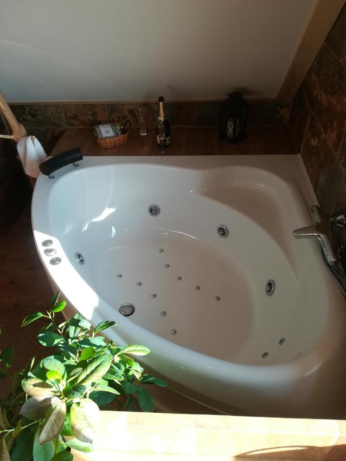 Apartman Life In Nature Jaronice Екстериор снимка