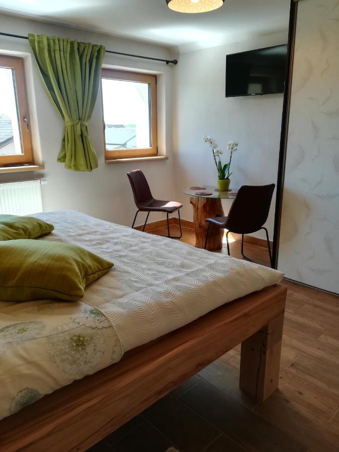 Apartman Life In Nature Jaronice Екстериор снимка
