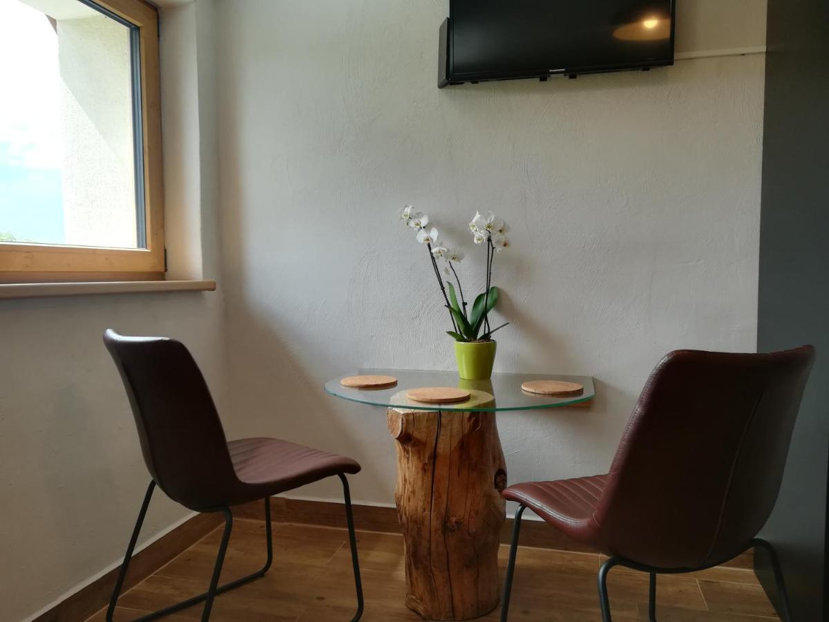 Apartman Life In Nature Jaronice Екстериор снимка