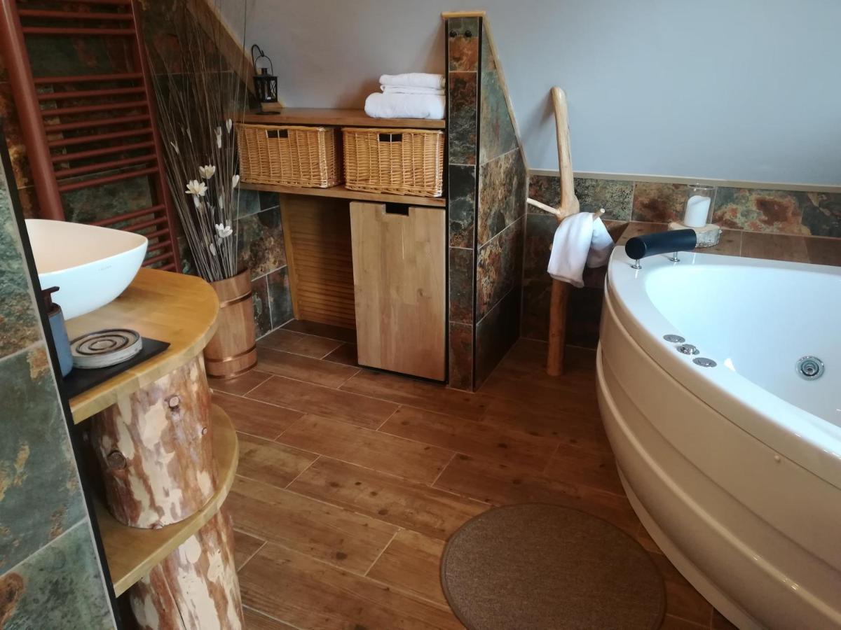 Apartman Life In Nature Jaronice Екстериор снимка